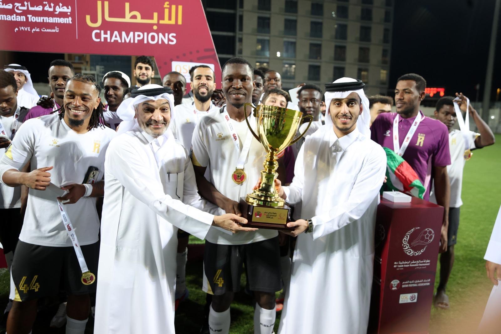 CEO Qatar Stars League Dự Lễ Bế Mạc Giải Saleh Saqr: Al Riffa Vô Địch Sau Loạt Sút Luân Lưu Nghẹt Thở